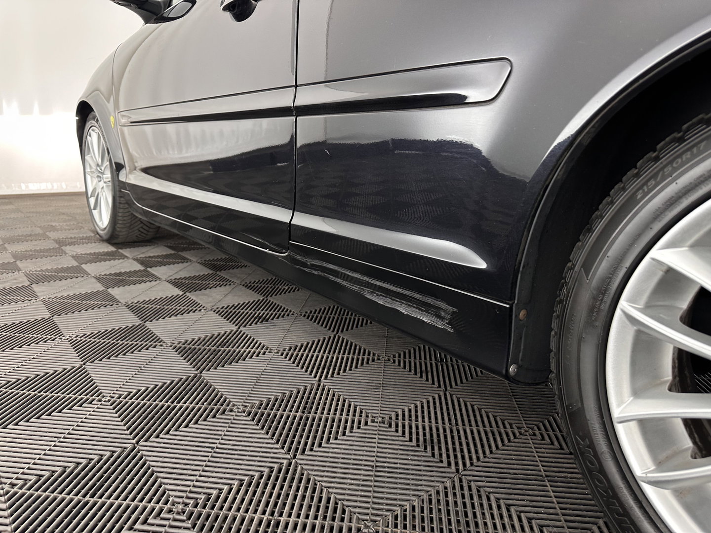 Volvo C70 Convertible 2.4 D5 Kinetic Aut. *LEATHER | XENON | MEMORY-PACK | HEATED-COMFORTSEATS | CARPLAY | ECC | PDC | CRUISE | 17''ALU | TOWBAR*