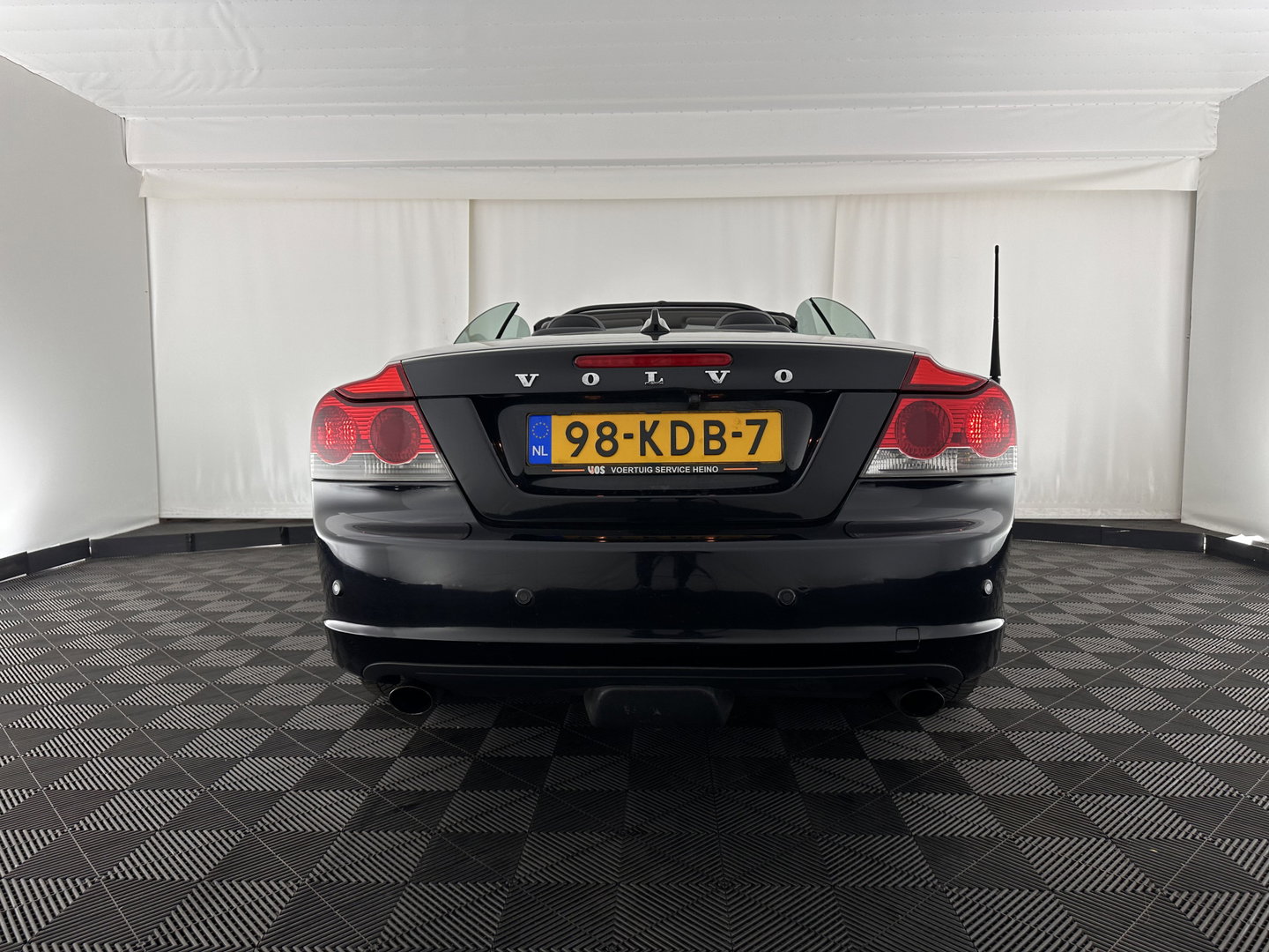 Volvo C70 Convertible 2.4 D5 Kinetic Aut. *LEATHER | XENON | MEMORY-PACK | HEATED-COMFORTSEATS | CARPLAY | ECC | PDC | CRUISE | 17''ALU | TOWBAR*