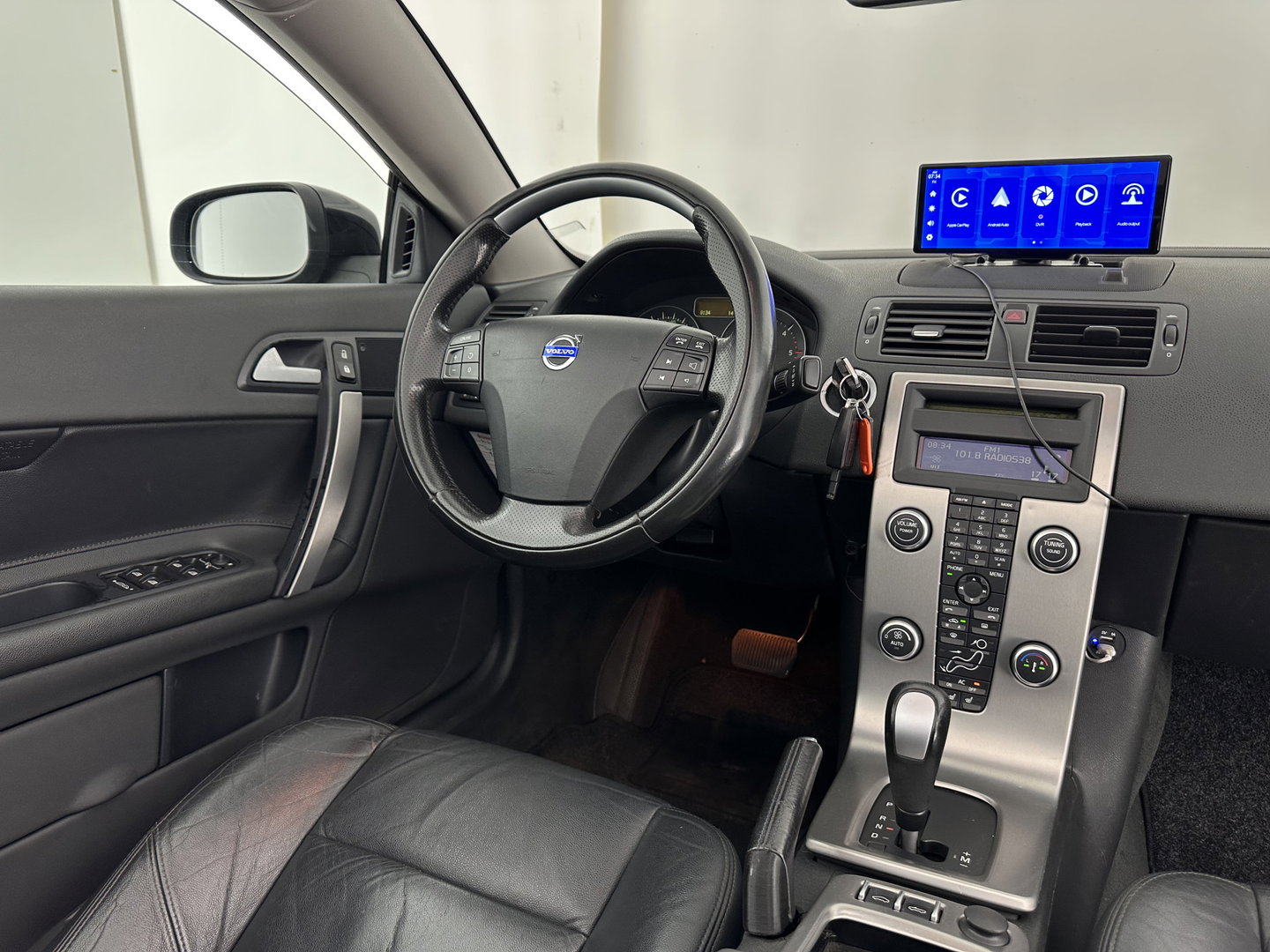 Volvo C70 Convertible 2.4 D5 Kinetic Aut. *LEATHER | XENON | MEMORY-PACK | HEATED-COMFORTSEATS | CARPLAY | ECC | PDC | CRUISE | 17''ALU | TOWBAR*