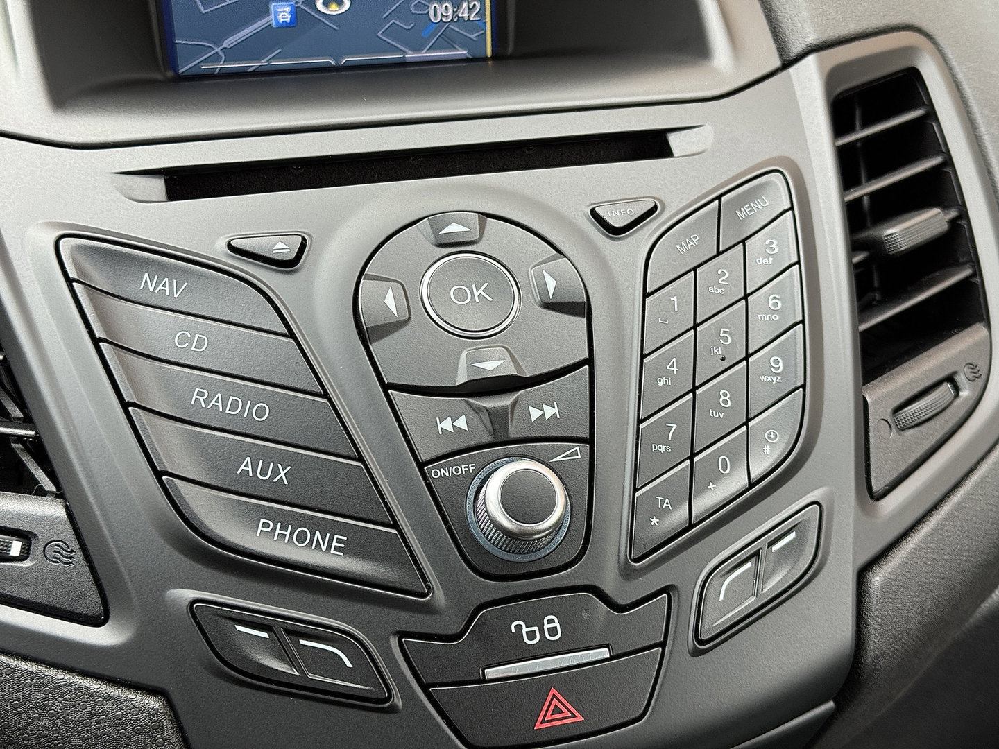 Ford Fiesta 1.0 EcoBoost ST Line | Origineel Nederlands | 126 PK! | Navigatie | Bluetooth | Parkeersensoren | Isofix | Cruise Control | Airconditioning | LED |