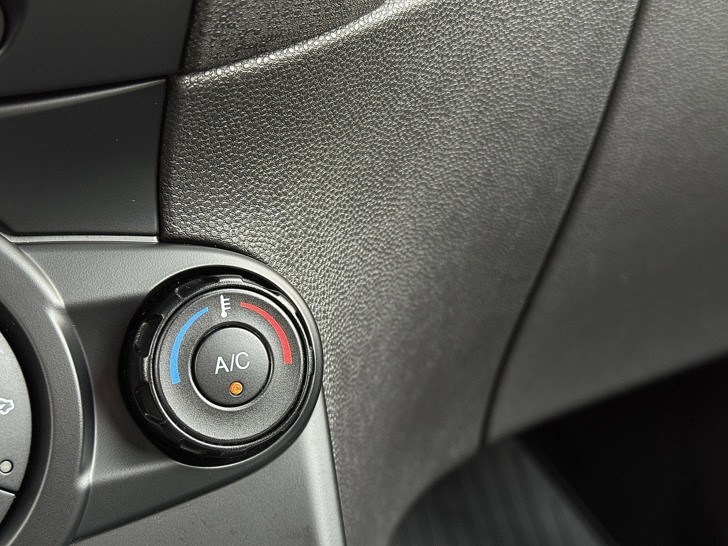 Ford Fiesta 1.0 EcoBoost ST Line | Origineel Nederlands | 126 PK! | Navigatie | Bluetooth | Parkeersensoren | Isofix | Cruise Control | Airconditioning | LED |