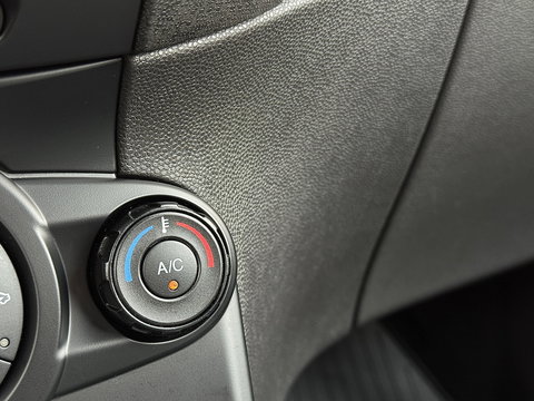 Ford Fiesta 1.0 EcoBoost ST Line | Origineel Nederlands | 126 PK! | Navigatie | Bluetooth | Parkeersensoren | Isofix | Cruise Control | Airconditioning | LED |