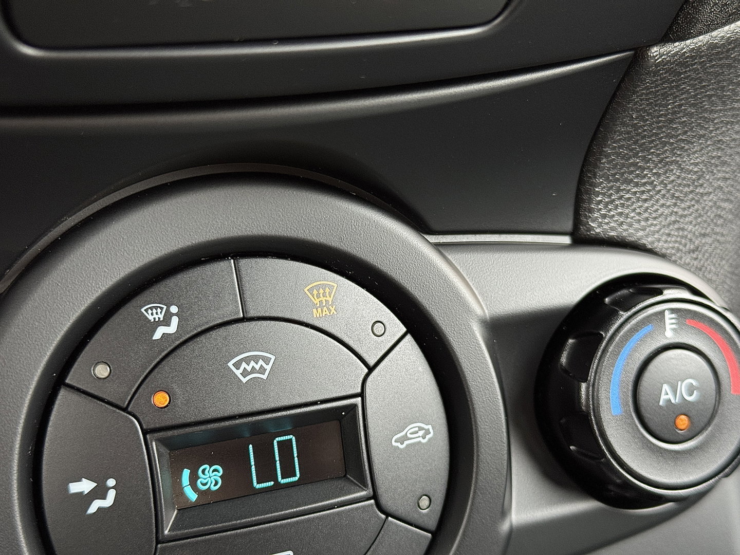 Ford Fiesta 1.0 EcoBoost ST Line | Origineel Nederlands | 126 PK! | Navigatie | Bluetooth | Parkeersensoren | Isofix | Cruise Control | Airconditioning | LED |