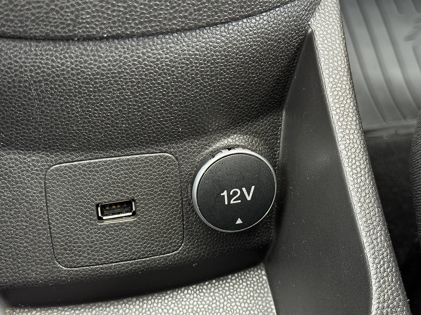 Ford Fiesta 1.0 EcoBoost ST Line | Origineel Nederlands | 126 PK! | Navigatie | Bluetooth | Parkeersensoren | Isofix | Cruise Control | Airconditioning | LED |