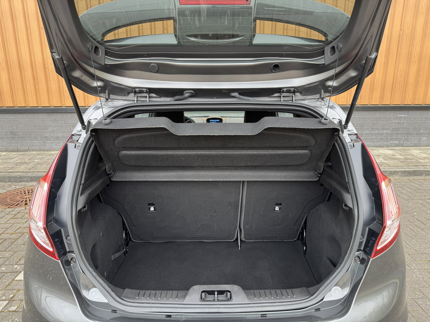 Ford Fiesta 1.0 EcoBoost ST Line | Origineel Nederlands | 126 PK! | Navigatie | Bluetooth | Parkeersensoren | Isofix | Cruise Control | Airconditioning | LED |