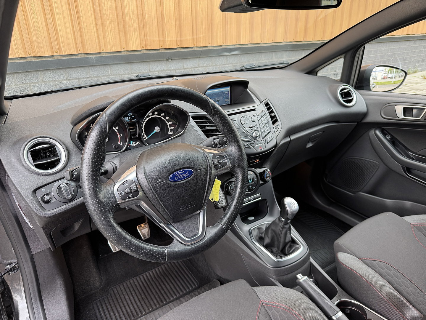 Ford Fiesta 1.0 EcoBoost ST Line | Origineel Nederlands | 126 PK! | Navigatie | Bluetooth | Parkeersensoren | Isofix | Cruise Control | Airconditioning | LED |