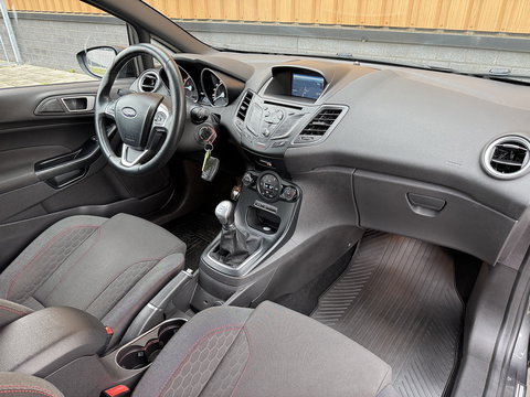 Ford Fiesta 1.0 EcoBoost ST Line | Origineel Nederlands | 126 PK! | Navigatie | Bluetooth | Parkeersensoren | Isofix | Cruise Control | Airconditioning | LED |