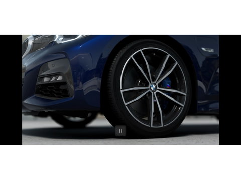 BMW 3-serie 330e High Executive / M-Sport / Pano / Laer / 19"