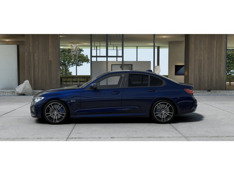 BMW 3-serie 330e High Executive / M-Sport / Pano / Laer / 19"