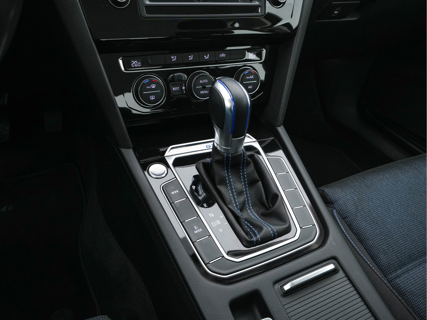 Volkswagen Passat 1.4 TSI GTE Connected Series Aut. *FULL-LED | KEYLESS | NAVI-FULLMAP | DAB | SHIFT-PADDLES | ECC | PDC | CRUISE | 17''ALU*