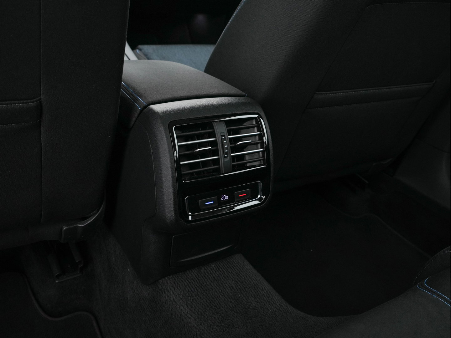 Volkswagen Passat 1.4 TSI GTE Connected Series Aut. *FULL-LED | KEYLESS | NAVI-FULLMAP | DAB | SHIFT-PADDLES | ECC | PDC | CRUISE | 17''ALU*