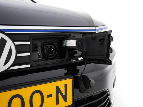 Volkswagen Passat 1.4 TSI GTE Connected Series Aut. *FULL-LED | KEYLESS | NAVI-FULLMAP | DAB | SHIFT-PADDLES | ECC | PDC | CRUISE | 17''ALU*