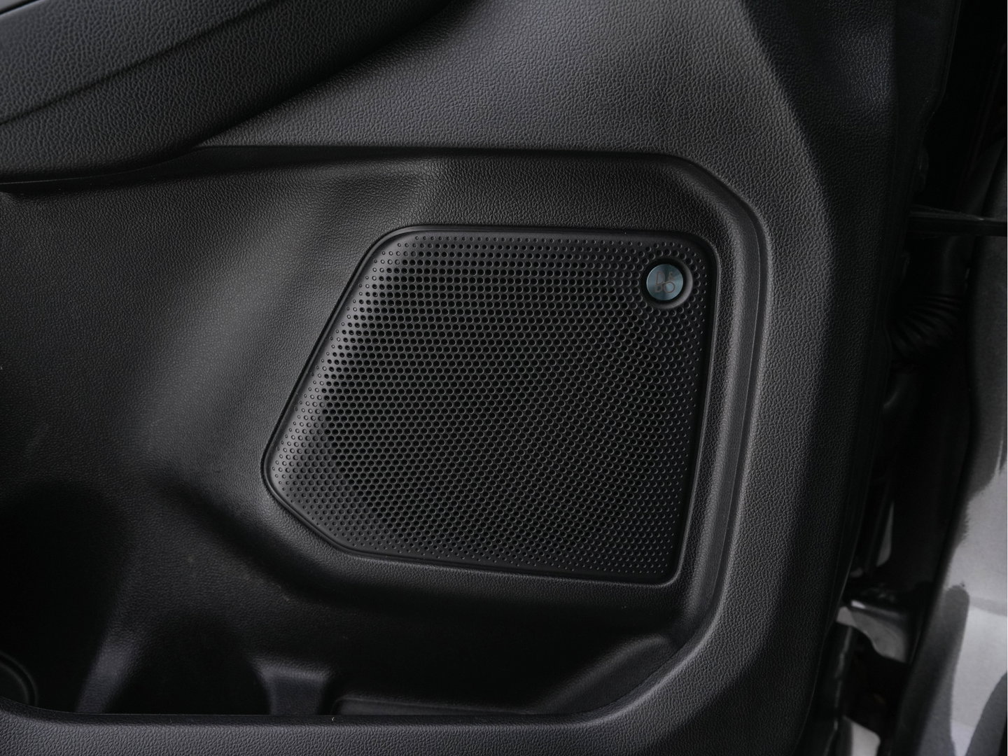 Ford Kuga 2.5 PHEV Vignale (Plug-In) (INCL-BTW) Aut. *HEAD-UP | LEATHER | DIGI-COCKPIT | FULL-LED | KEYLESS | DAB | CARPLAY | NAVI-FULLMAP | MEMORY-PACK | HEATED-COMFORTSEATS | PRIVACYGLASS | TOWBAR | 18''ALU*