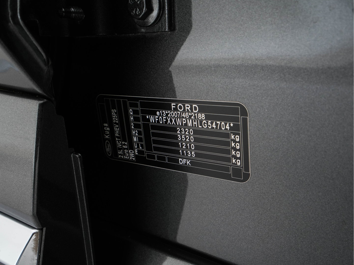 Ford Kuga 2.5 PHEV Vignale (Plug-In) (INCL-BTW) Aut. *HEAD-UP | LEATHER | DIGI-COCKPIT | FULL-LED | KEYLESS | DAB | CARPLAY | NAVI-FULLMAP | MEMORY-PACK | HEATED-COMFORTSEATS | PRIVACYGLASS | TOWBAR | 18''ALU*