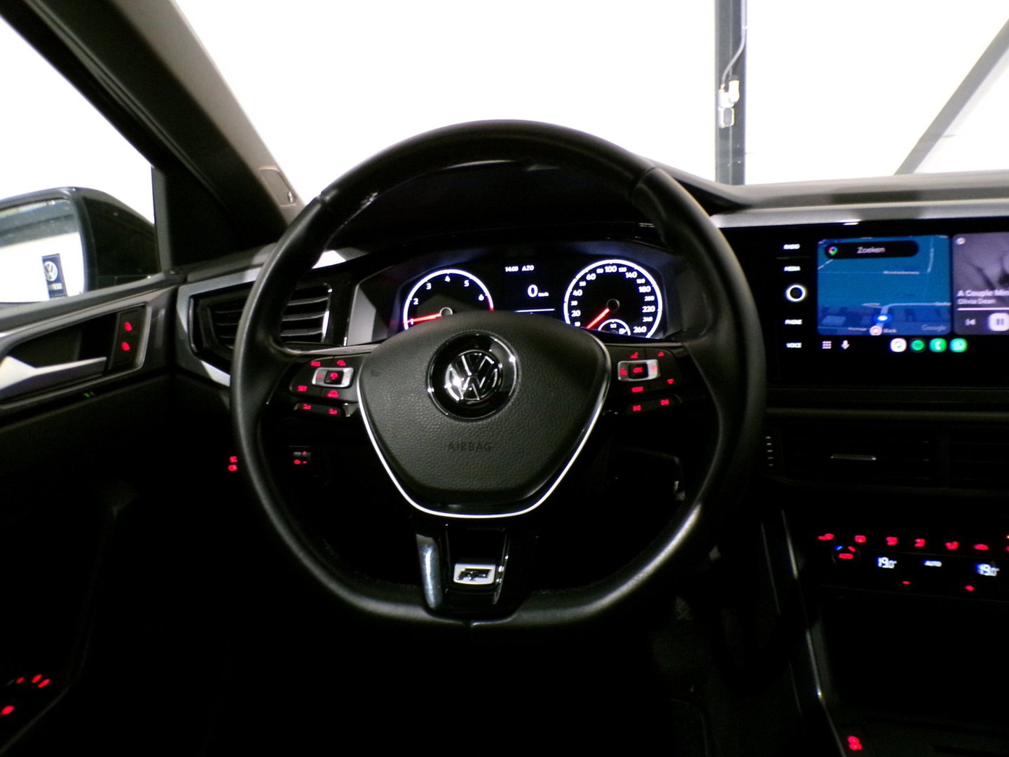 Volkswagen Polo 1.0 TSI R-Line "Origineel NL!" Draadloze-Carplay Adaptive-Cruise Climatronic DAB+ Sportstoelen Navigatie Bluetooth