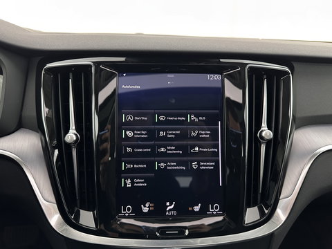 Volvo V60 2.0 D3 Momentum Aut. *PANO | HEAD-UP | LEATHER | FULL-LED | KEYLESS | BLINDSPOT | CAMERA | DAB | DIGI-COCKPIT | NAVI-FULLMAP | ECC | PDC | CRUISE | 17''ALU | TOWBAR*