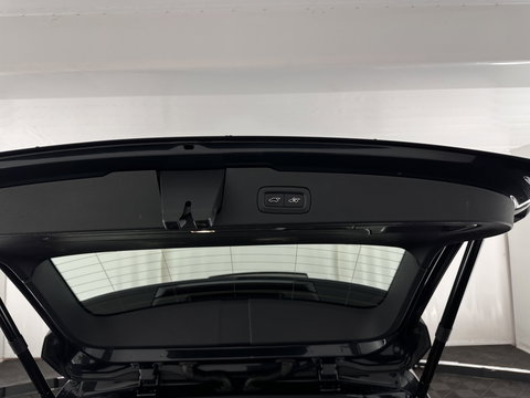 Volvo V60 2.0 D3 Momentum Aut. *PANO | HEAD-UP | LEATHER | FULL-LED | KEYLESS | BLINDSPOT | CAMERA | DAB | DIGI-COCKPIT | NAVI-FULLMAP | ECC | PDC | CRUISE | 17''ALU | TOWBAR*