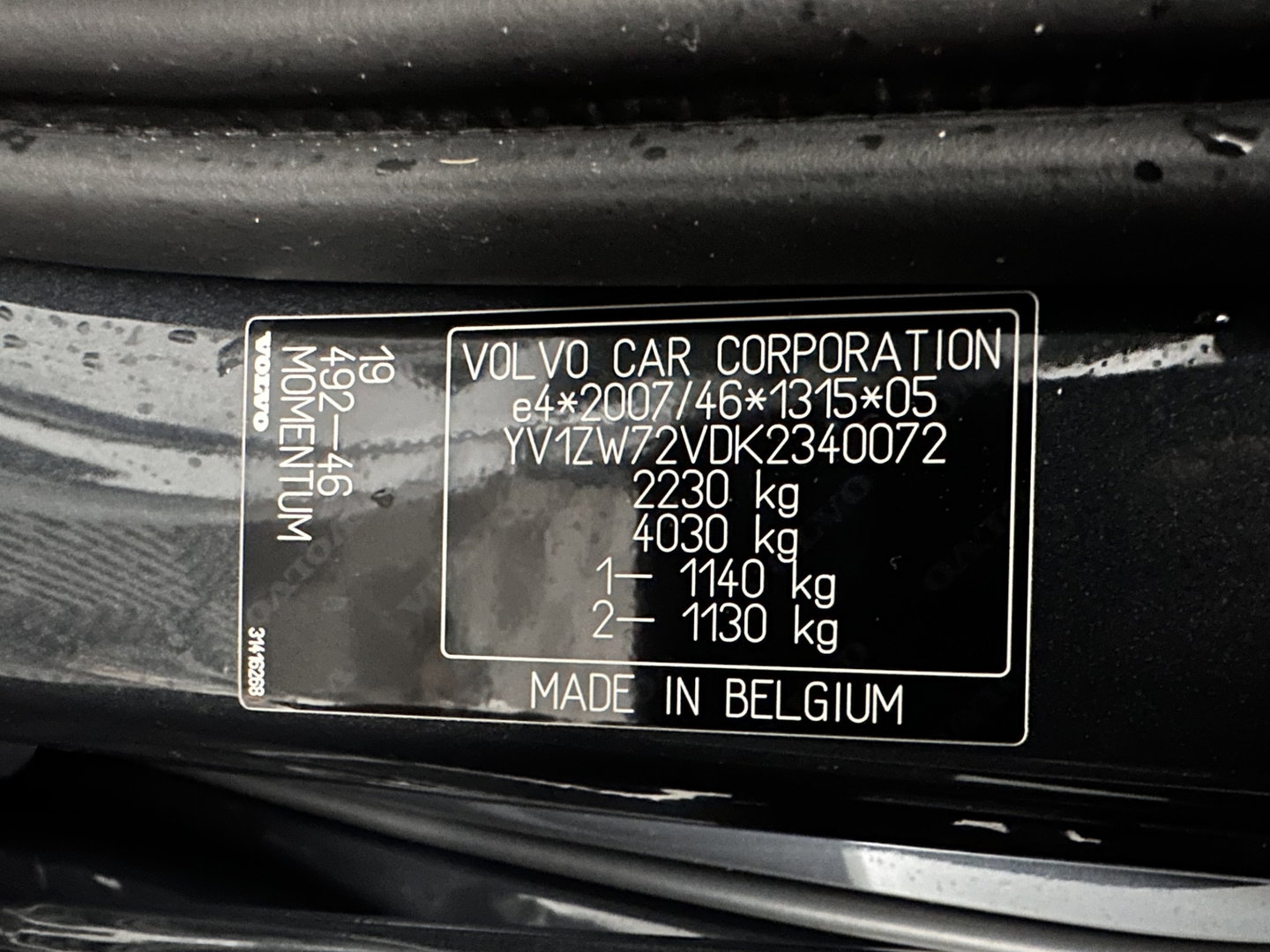 Volvo V60 2.0 D3 Momentum Aut. *PANO | HEAD-UP | LEATHER | FULL-LED | KEYLESS | BLINDSPOT | CAMERA | DAB | DIGI-COCKPIT | NAVI-FULLMAP | ECC | PDC | CRUISE | 17''ALU | TOWBAR*