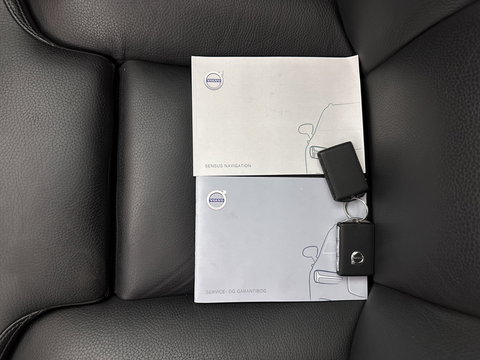 Volvo V60 2.0 D3 Momentum Aut. *PANO | HEAD-UP | LEATHER | FULL-LED | KEYLESS | BLINDSPOT | CAMERA | DAB | DIGI-COCKPIT | NAVI-FULLMAP | ECC | PDC | CRUISE | 17''ALU | TOWBAR*