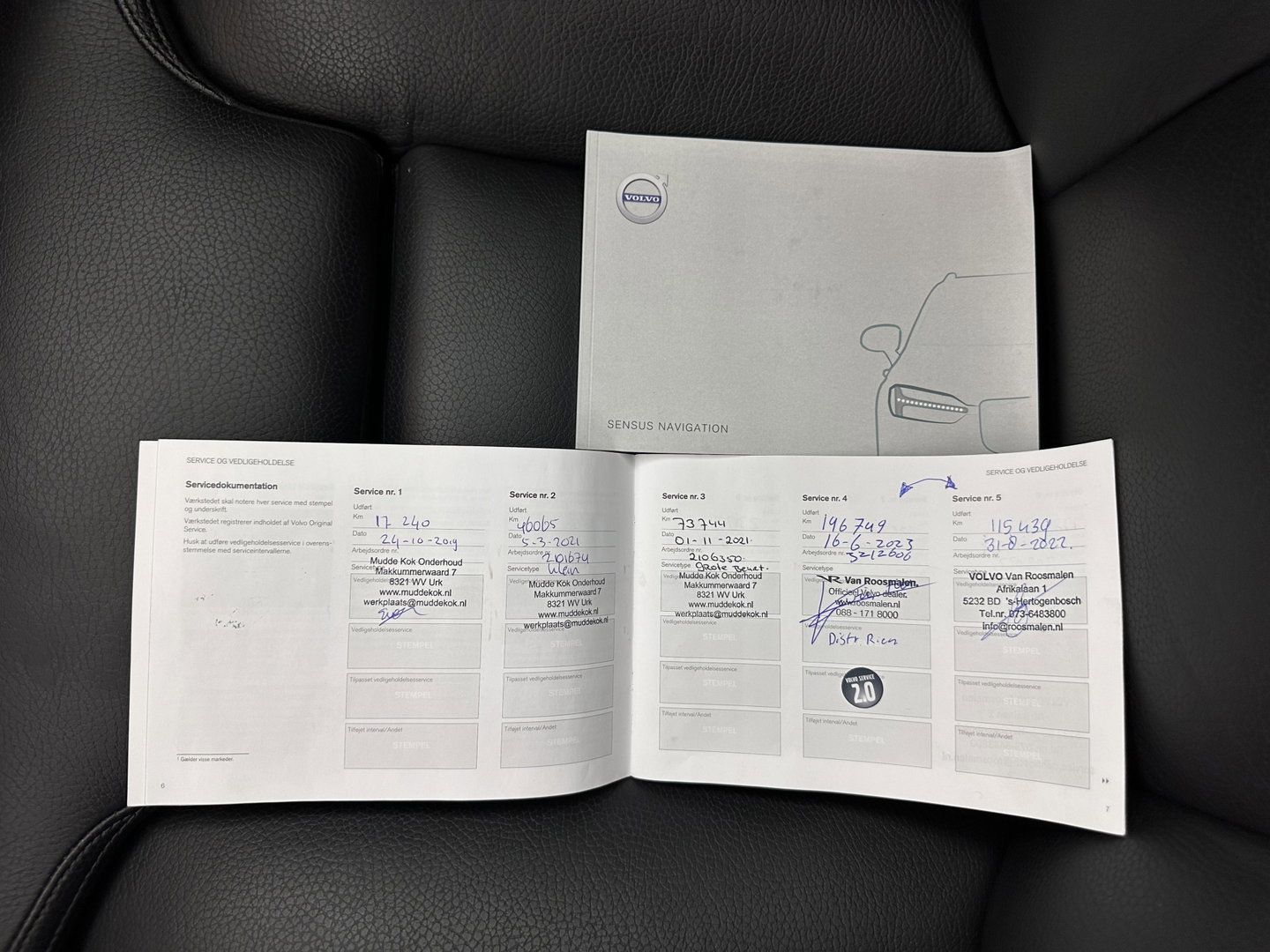 Volvo V60 2.0 D3 Momentum Aut. *PANO | HEAD-UP | LEATHER | FULL-LED | KEYLESS | BLINDSPOT | CAMERA | DAB | DIGI-COCKPIT | NAVI-FULLMAP | ECC | PDC | CRUISE | 17''ALU | TOWBAR*