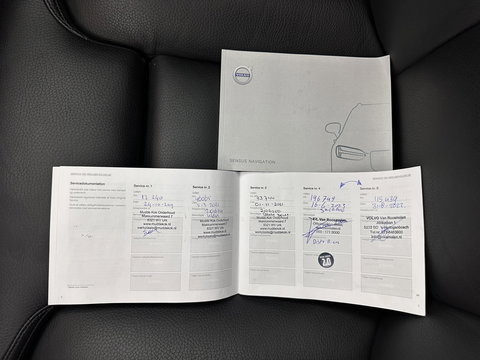 Volvo V60 2.0 D3 Momentum Aut. *PANO | HEAD-UP | LEATHER | FULL-LED | KEYLESS | BLINDSPOT | CAMERA | DAB | DIGI-COCKPIT | NAVI-FULLMAP | ECC | PDC | CRUISE | 17''ALU | TOWBAR*