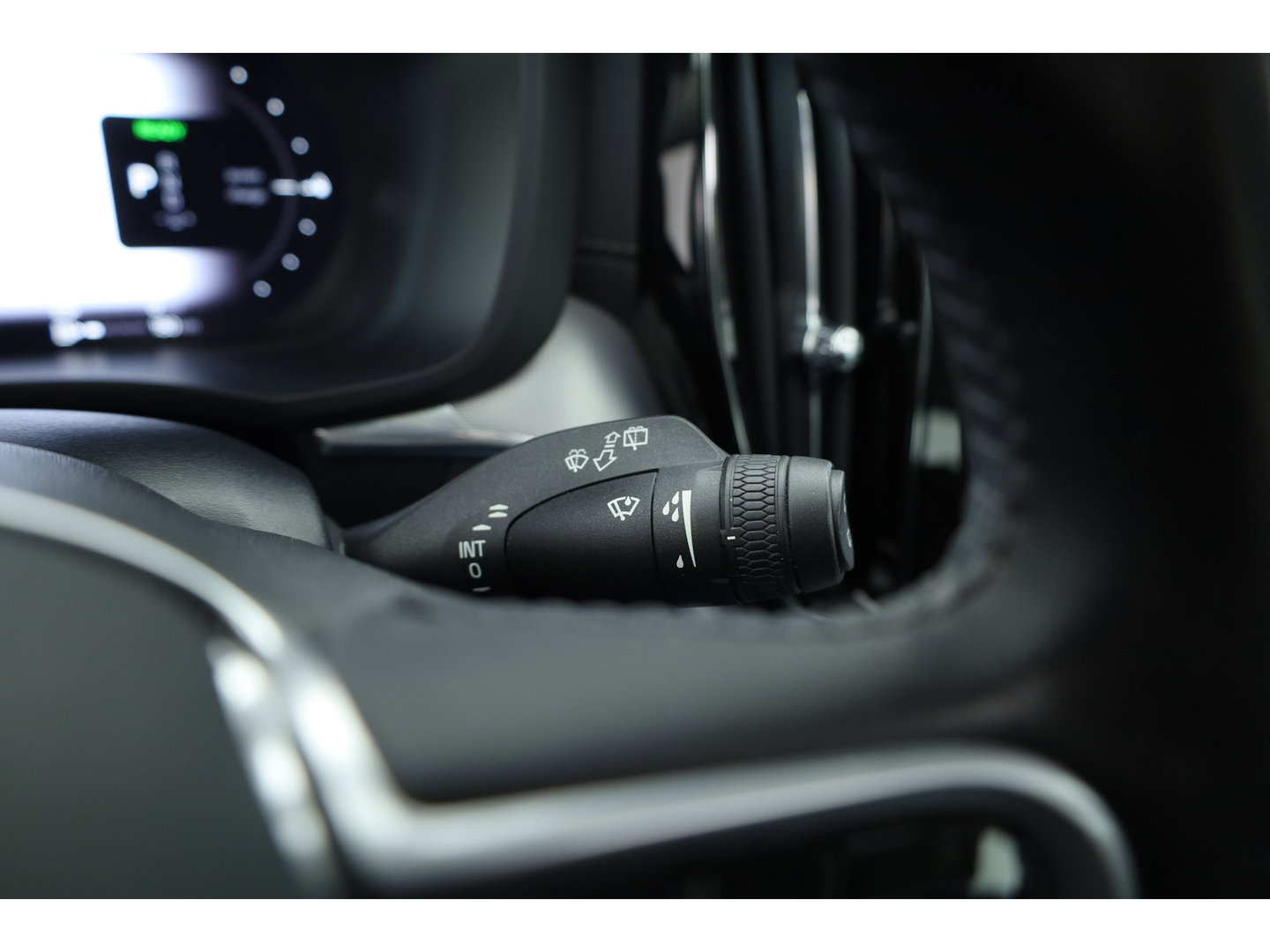 Volvo XC60 2.0 T6 Plug-in hybrid AWD Inscription Exclusive | Google | Luchtvering | Trekhaak | Head-up | H&K Audio | Pano-dak |