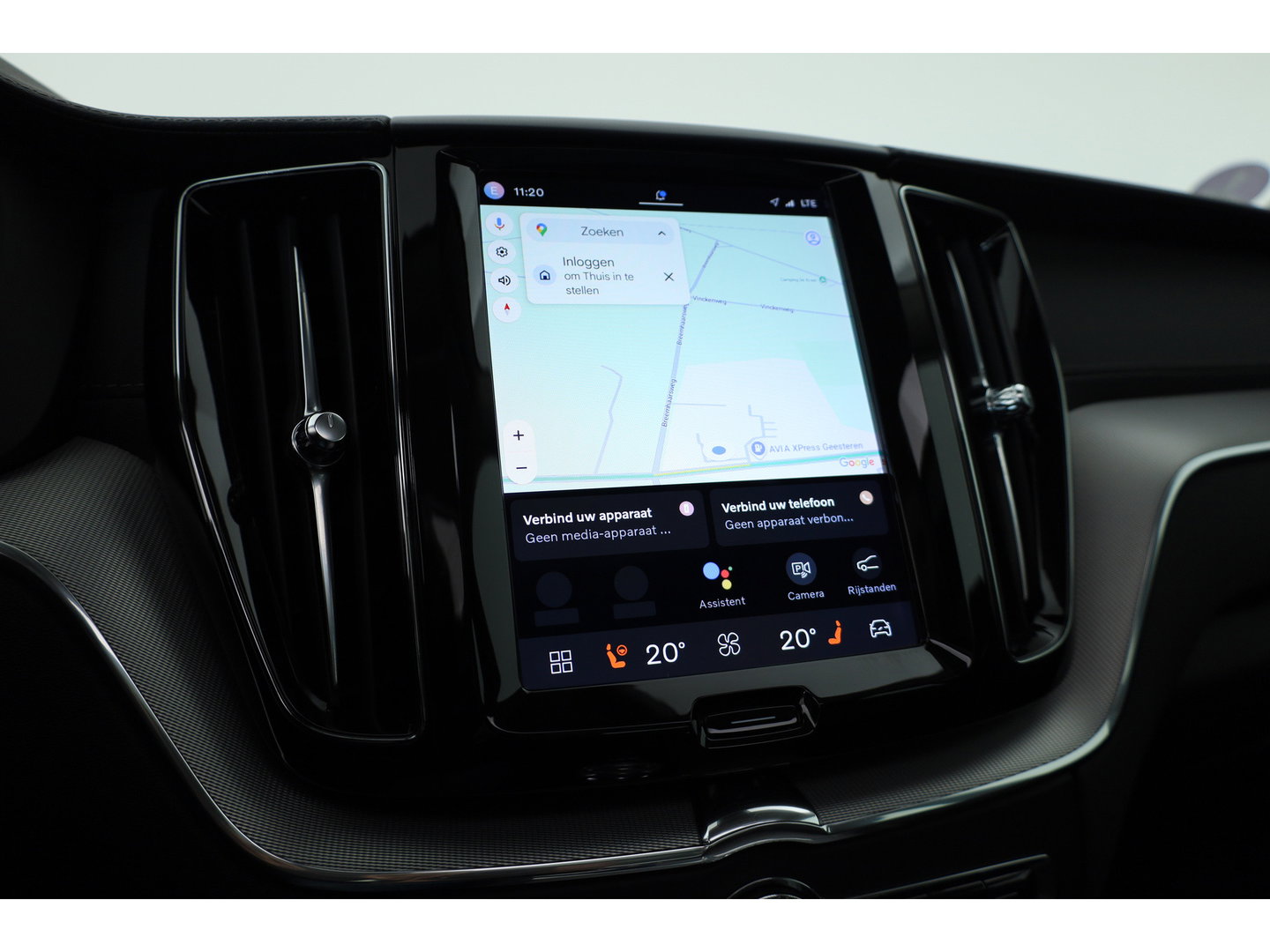 Volvo XC60 2.0 T6 Plug-in hybrid AWD Inscription Exclusive | Google | Luchtvering | Trekhaak | Head-up | H&K Audio | Pano-dak |