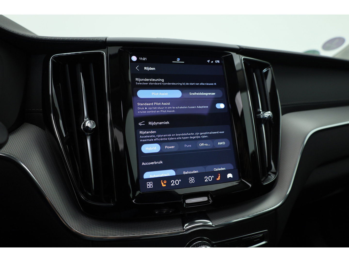 Volvo XC60 2.0 T6 Plug-in hybrid AWD Inscription Exclusive | Google | Luchtvering | Trekhaak | Head-up | H&K Audio | Pano-dak |