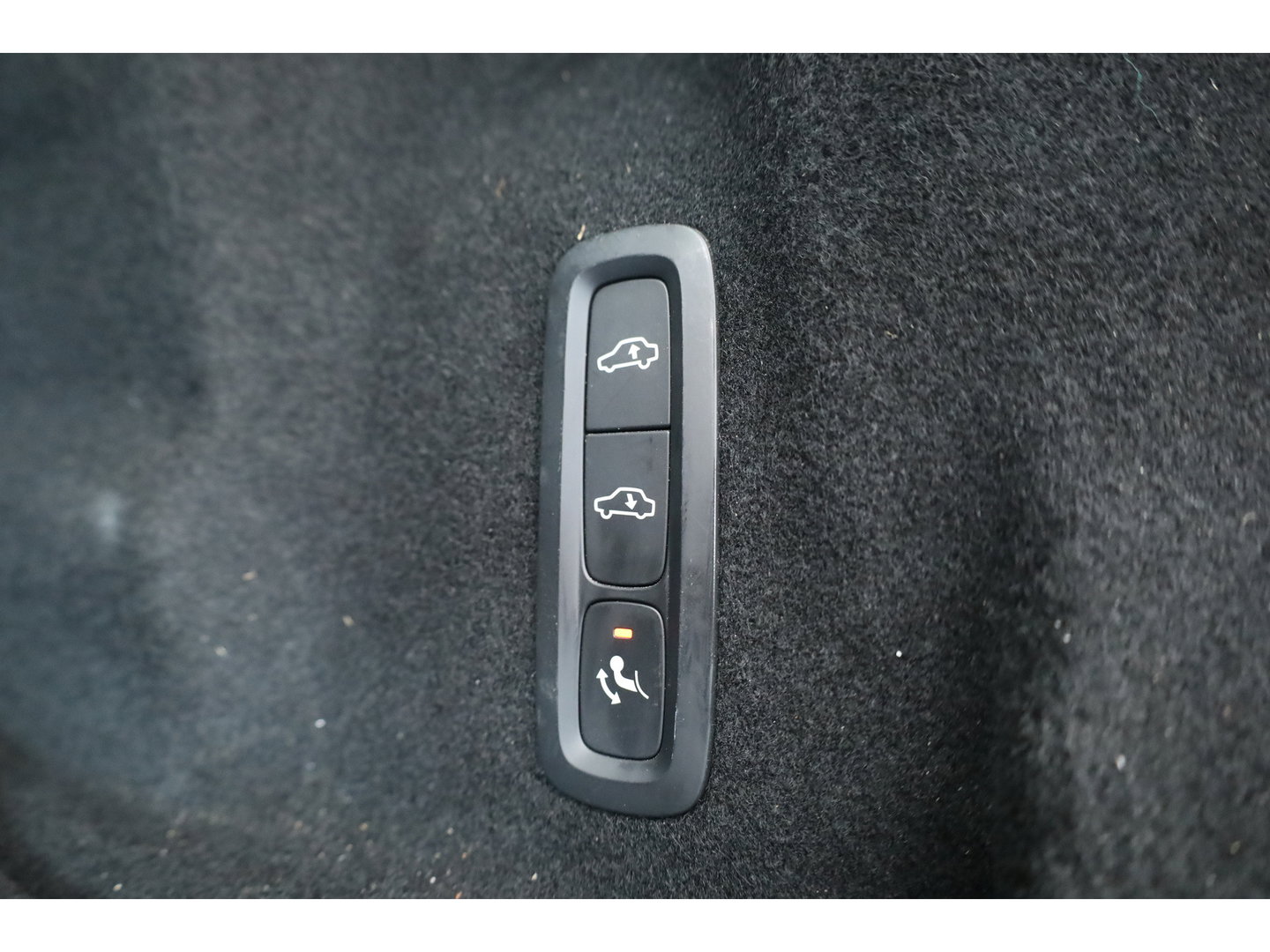 Volvo XC60 2.0 T6 Plug-in hybrid AWD Inscription Exclusive | Google | Luchtvering | Trekhaak | Head-up | H&K Audio | Pano-dak |