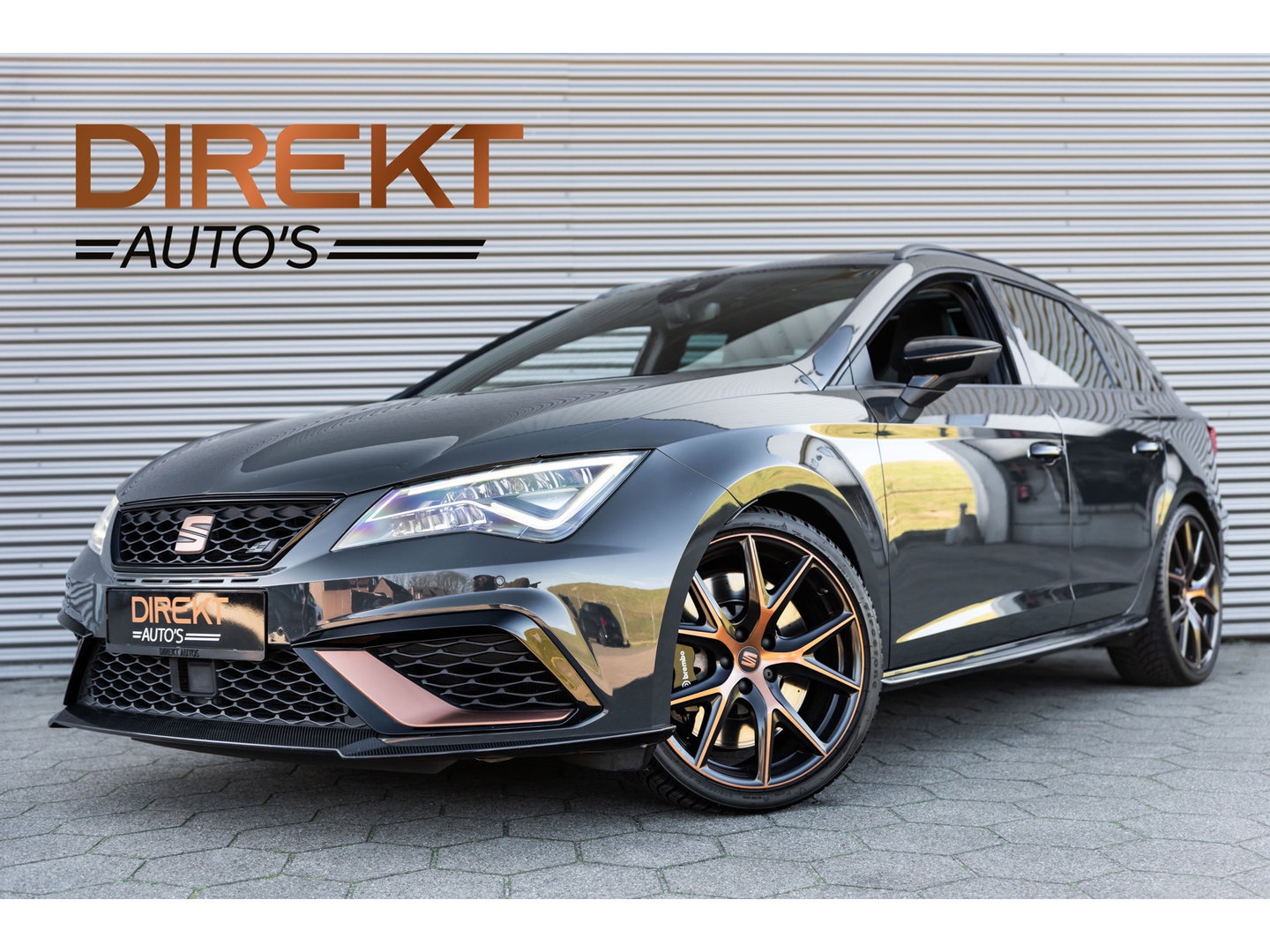 SEAT Leon ST 2.0 TSI CUPRA R 4DRIVE BLACKNESS GREY CARBON