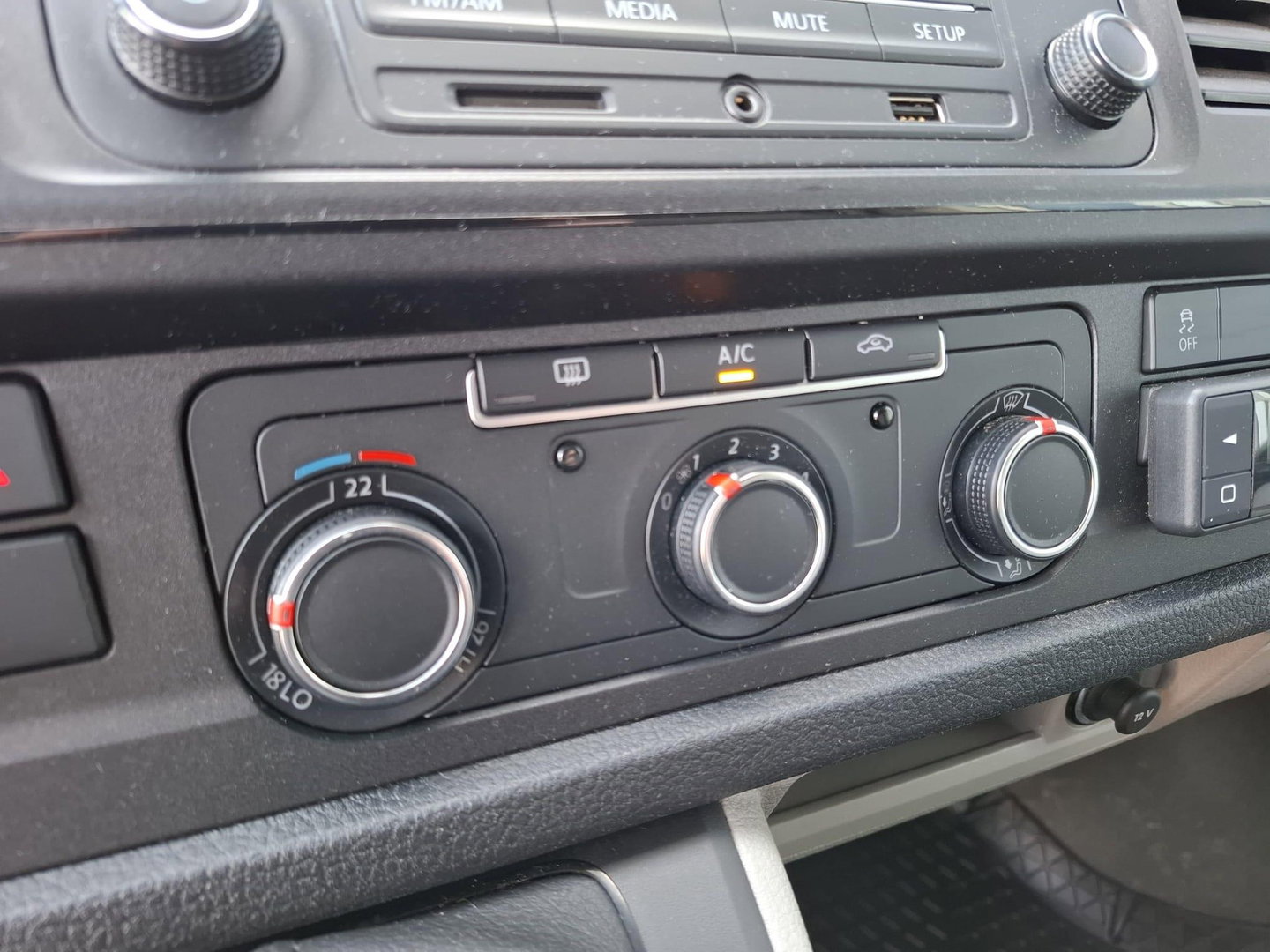 Volkswagen Transporter 2.0 TDI L1H1 Highline AIRCO / TREKHAAK / 3 ZITS / EURO 6 / N.A.P