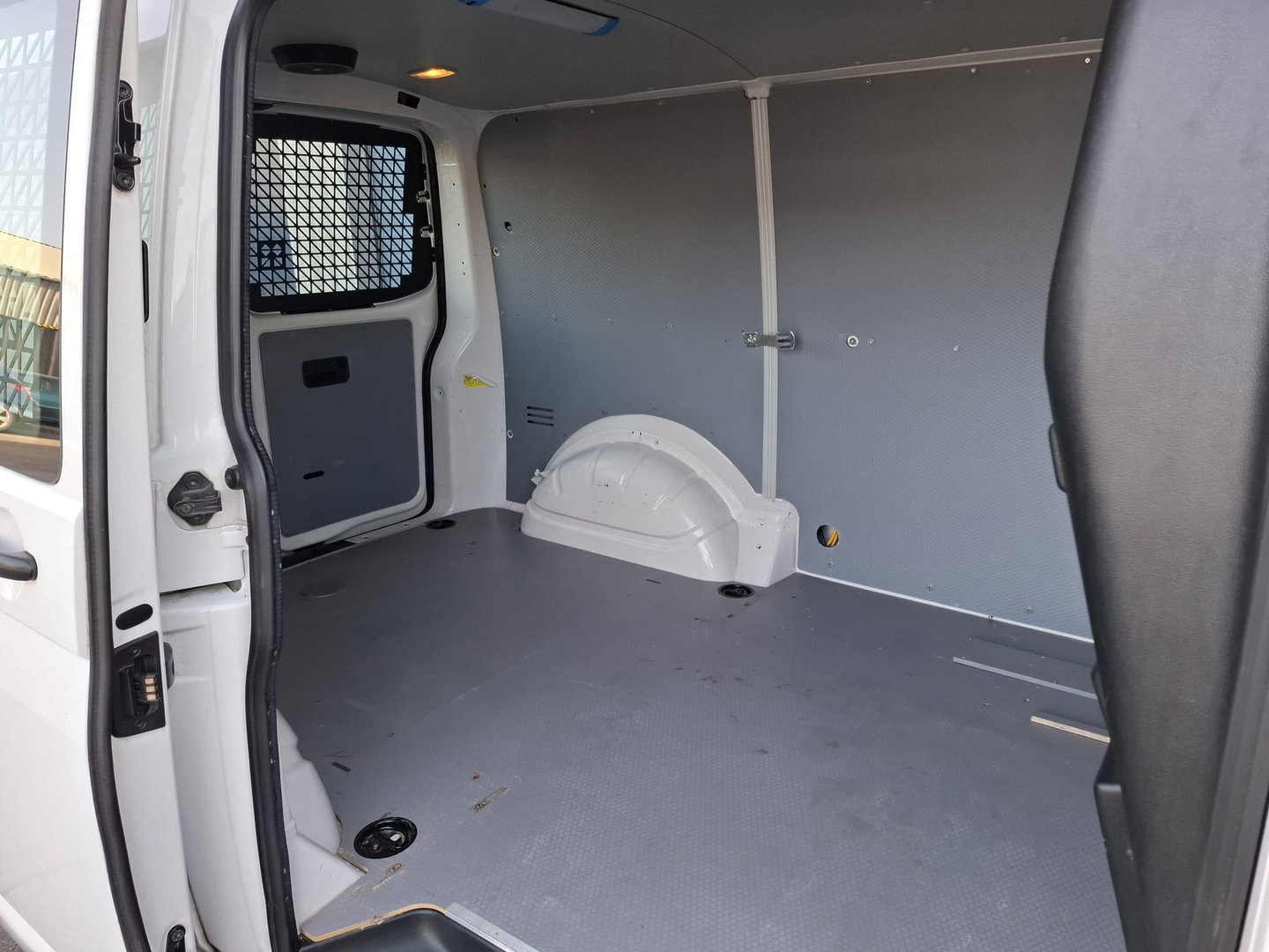 Volkswagen Transporter 2.0 TDI L1H1 Highline AIRCO / TREKHAAK / 3 ZITS / EURO 6 / N.A.P