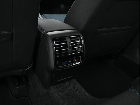 Volkswagen Passat 1.4 TSI GTE Connected Series Aut. *FULL-LED | KEYLESS | NAVI-FULLMAP | DAB | SHIFT-PADDLES | ECC | PDC | CRUISE | 17''ALU*