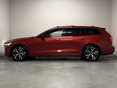 Volvo V60 2.0 T8 Twin Engine AWD R-Design Pano H/K 360 HUD