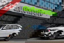 BMW X1 - sDrive20i Executive Edition | NAP! | DEALER.OND | PANO | HUD | TREKHAAK | STOELVERWARMING |