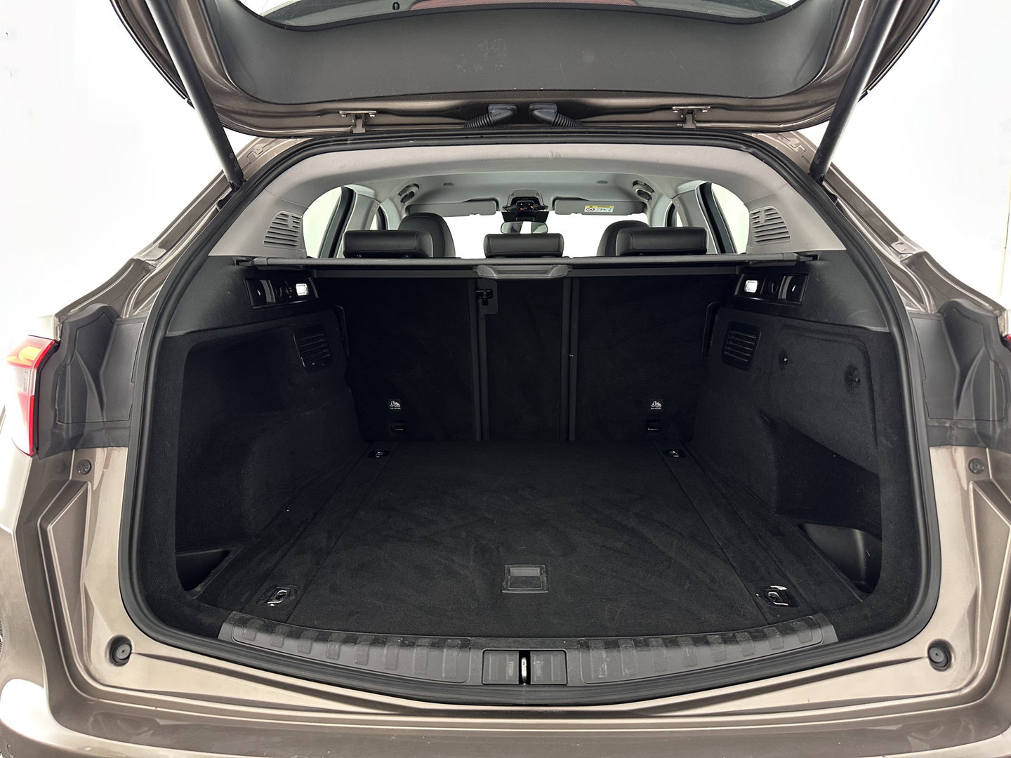 Alfa Romeo Stelvio 2.2d Super Aut. *LEATHER-FABRIC | BI-XENON | DAB+ | NAVI-FULLMAP | COMFORT-SEATS | ECC | CRUISE | PDC | 18"ALU*