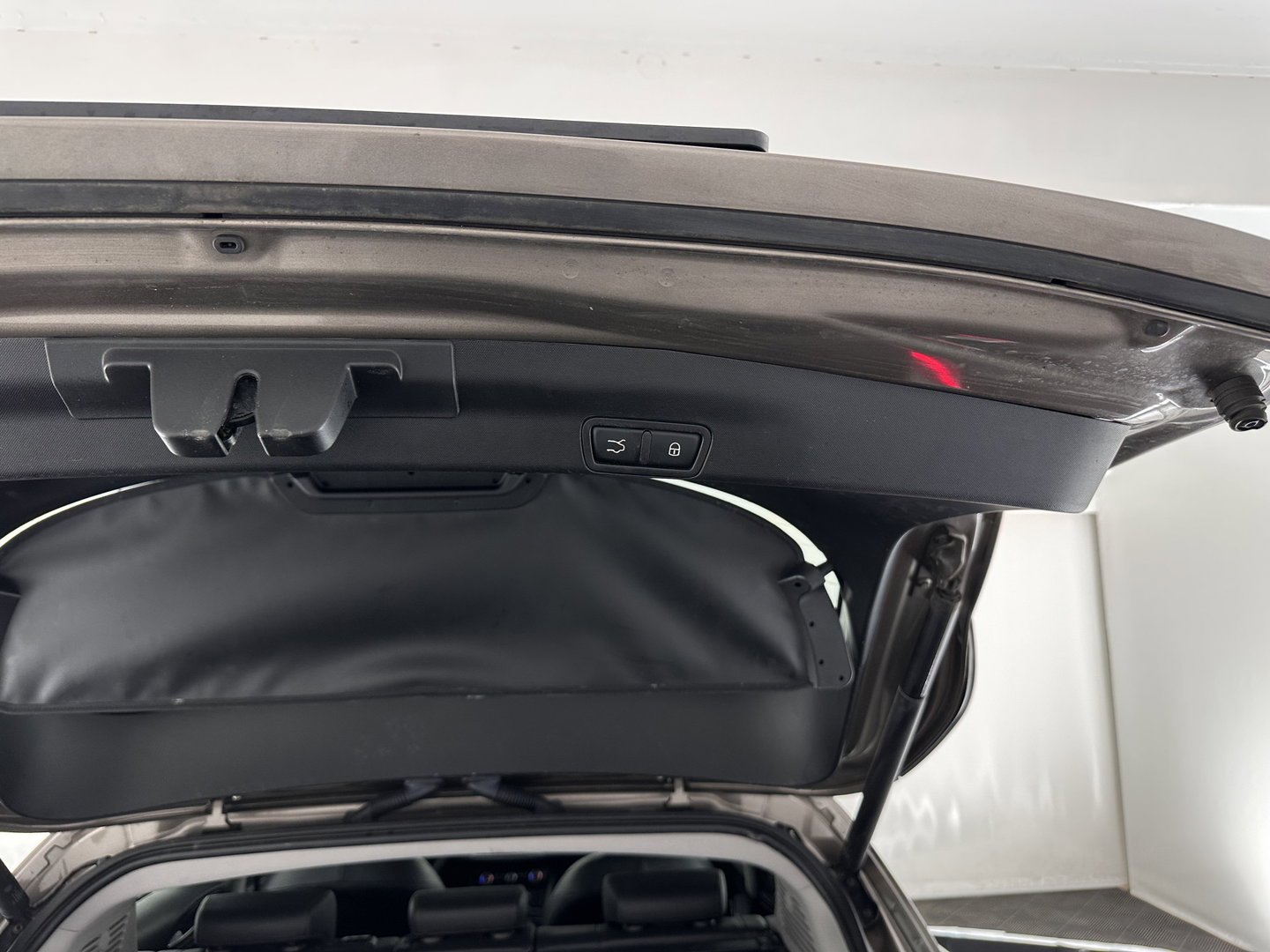 Alfa Romeo Stelvio 2.2d Super Aut. *LEATHER-FABRIC | BI-XENON | DAB+ | NAVI-FULLMAP | COMFORT-SEATS | ECC | CRUISE | PDC | 18"ALU*