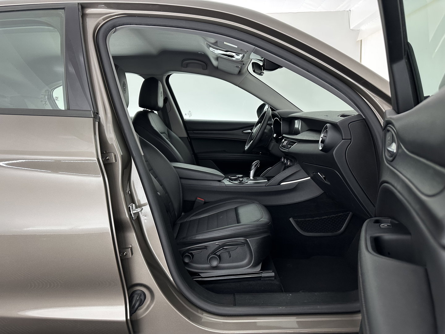 Alfa Romeo Stelvio 2.2d Super Aut. *LEATHER-FABRIC | BI-XENON | DAB+ | NAVI-FULLMAP | COMFORT-SEATS | ECC | CRUISE | PDC | 18"ALU*