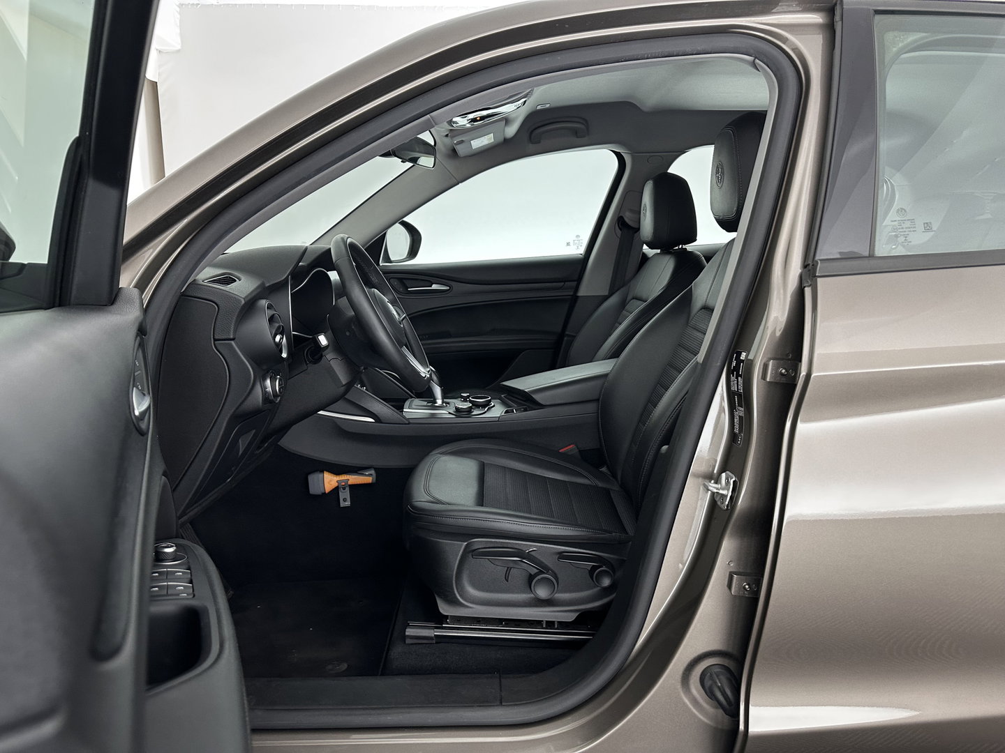 Alfa Romeo Stelvio 2.2d Super Aut. *LEATHER-FABRIC | BI-XENON | DAB+ | NAVI-FULLMAP | COMFORT-SEATS | ECC | CRUISE | PDC | 18"ALU*