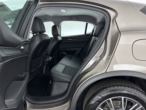 Alfa Romeo Stelvio 2.2d Super Aut. *LEATHER-FABRIC | BI-XENON | DAB+ | NAVI-FULLMAP | COMFORT-SEATS | ECC | CRUISE | PDC | 18"ALU*