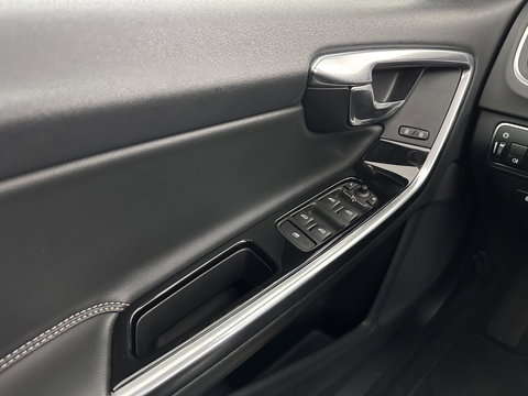 Volvo V60 2.4 D5 Twin Engine Summum AWD (Plug-In) Aut. *PANO | LEATHER | ADAPTIVE-CRUISE | XENON | BLIS | MEMORY-PACK | CAMERA | HEATED-COMFORTSEATS | NAVI-FULLMAP | PRIVACY-GLASS | ECC | PDC | TOWBAR | 18''ALU*