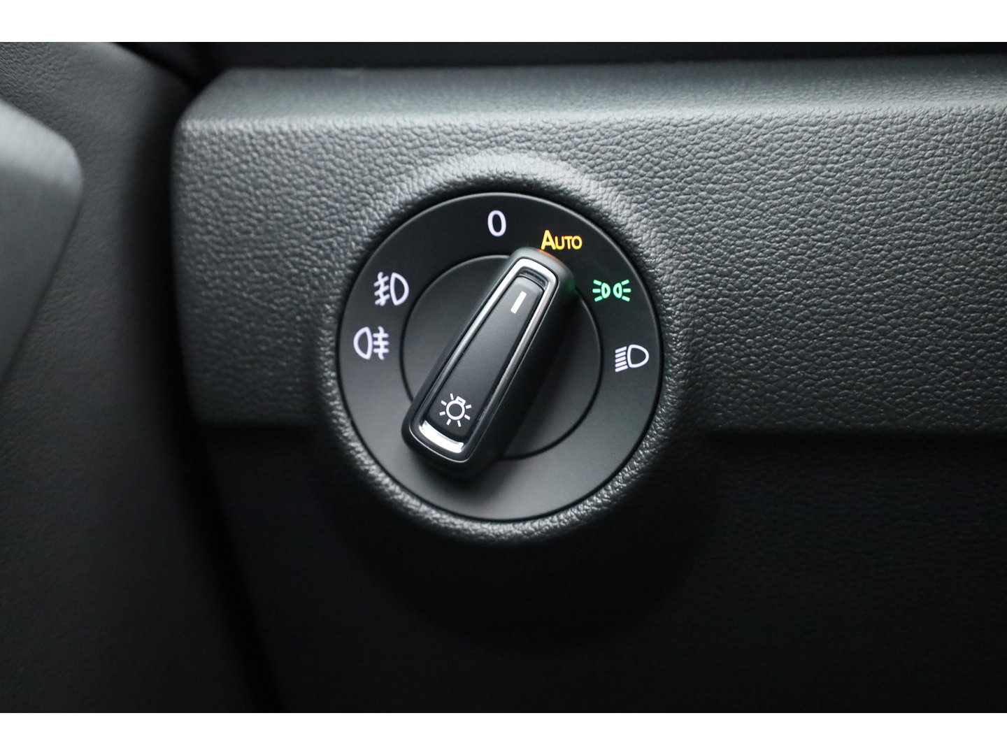 Volkswagen T-Roc Cabrio 1.5 TSI R-Line Edition Blue "MAT Ravenna Blue" DSG | 794/800 | Leder | Digi. Cockpit |  Stoel- Stuurverw. | Camera | Adapt. Cruise | Keyless | CarPlay