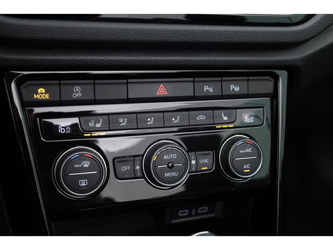 Volkswagen T-Roc Cabrio 1.5 TSI R-Line Edition Blue "MAT Ravenna Blue" DSG | 794/800 | Leder | Digi. Cockpit |  Stoel- Stuurverw. | Camera | Adapt. Cruise | Keyless | CarPlay