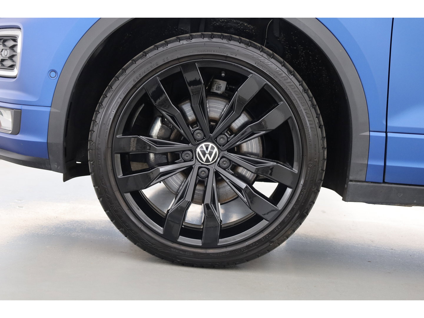 Volkswagen T-Roc Cabrio 1.5 TSI R-Line Edition Blue "MAT Ravenna Blue" DSG | 794/800 | Leder | Digi. Cockpit |  Stoel- Stuurverw. | Camera | Adapt. Cruise | Keyless | CarPlay