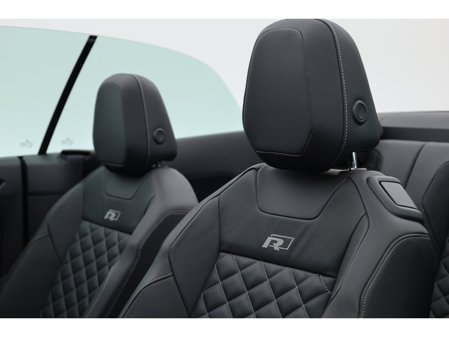 Volkswagen T-Roc Cabrio 1.5 TSI R-Line Edition Blue "MAT Ravenna Blue" DSG | 794/800 | Leder | Digi. Cockpit |  Stoel- Stuurverw. | Camera | Adapt. Cruise | Keyless | CarPlay