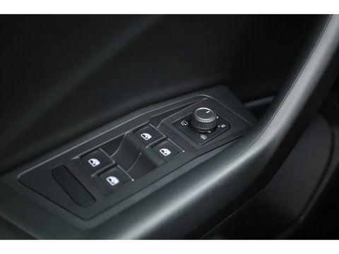 Volkswagen T-Roc Cabrio 1.5 TSI R-Line Edition Blue "MAT Ravenna Blue" DSG | 794/800 | Leder | Digi. Cockpit |  Stoel- Stuurverw. | Camera | Adapt. Cruise | Keyless | CarPlay