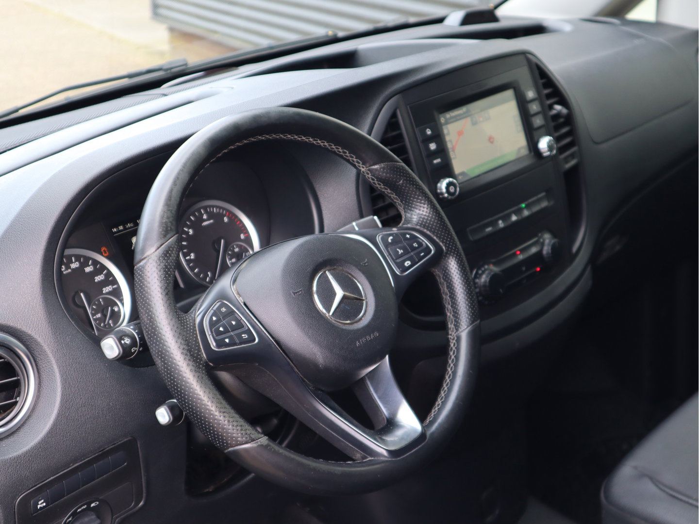 Mercedes-Benz Vito 119 CDI Automaat Euro 6 - Lang L2 - Trekhaak - LED - Camera