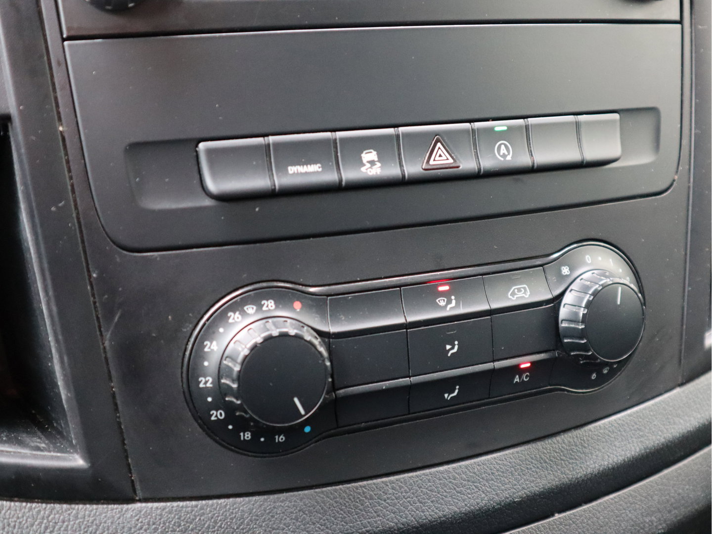 Mercedes-Benz Vito 119 CDI Automaat Euro 6 - Lang L2 - Trekhaak - LED - Camera