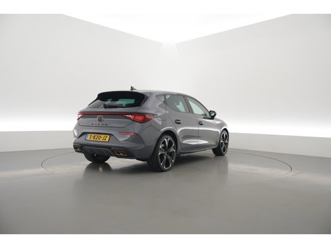 CUPRA Leon Sportstourer 1.4 e-Hybrid VZ | Sportstuur | Adapt. Cruise | Camera | Apple CarPlay| Navi | Stoel-Stuurverw.