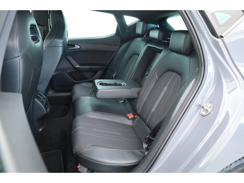 CUPRA Leon Sportstourer 1.4 e-Hybrid VZ | Sportstuur | Adapt. Cruise | Camera | Apple CarPlay| Navi | Stoel-Stuurverw.